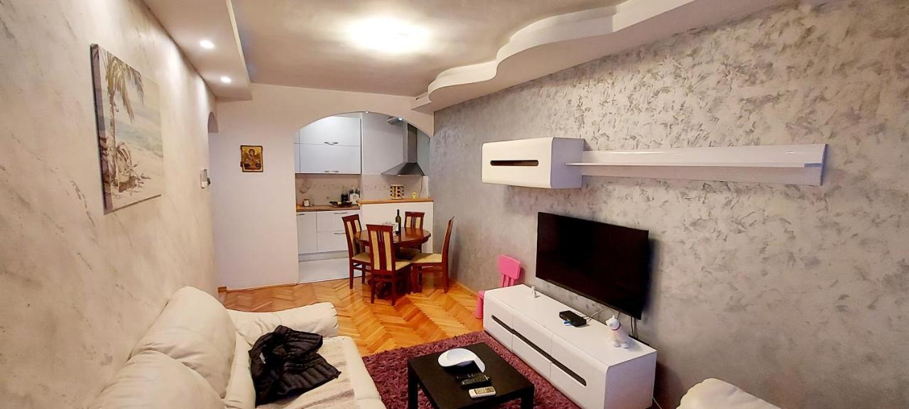 Dublin Stan Na Dan U Marsala Tita Apartment Bar Ngoại thất bức ảnh