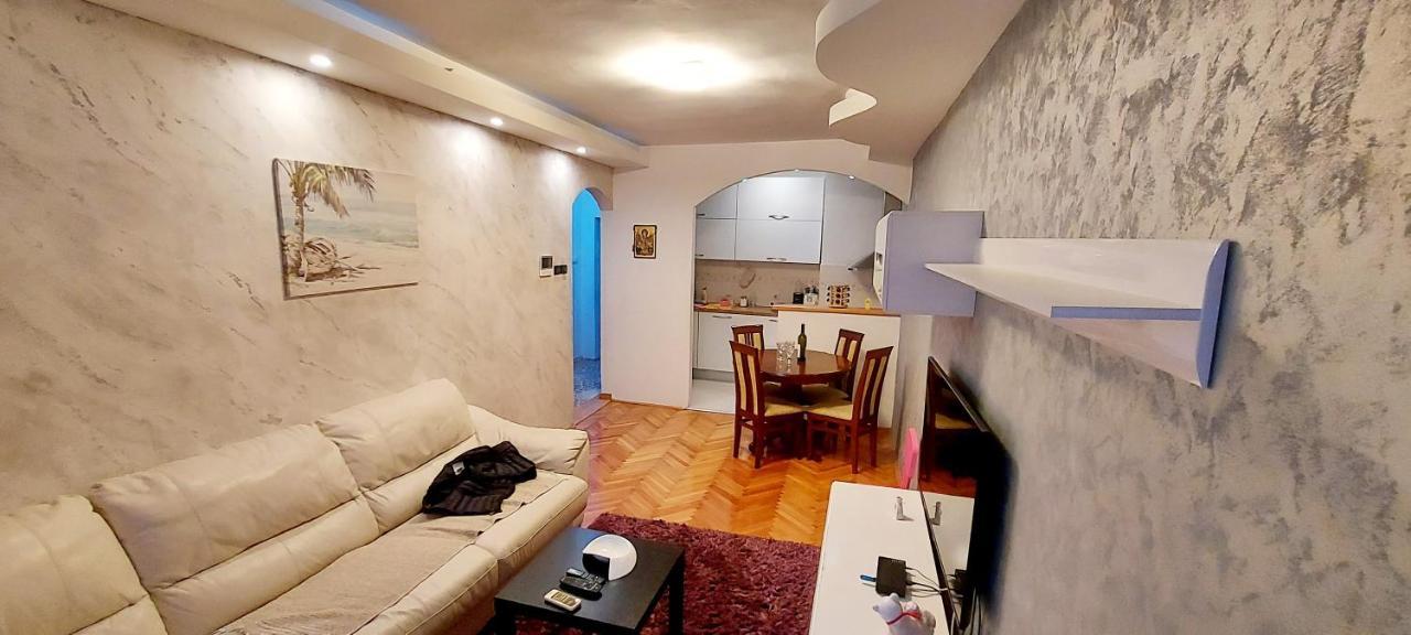 Dublin Stan Na Dan U Marsala Tita Apartment Bar Ngoại thất bức ảnh